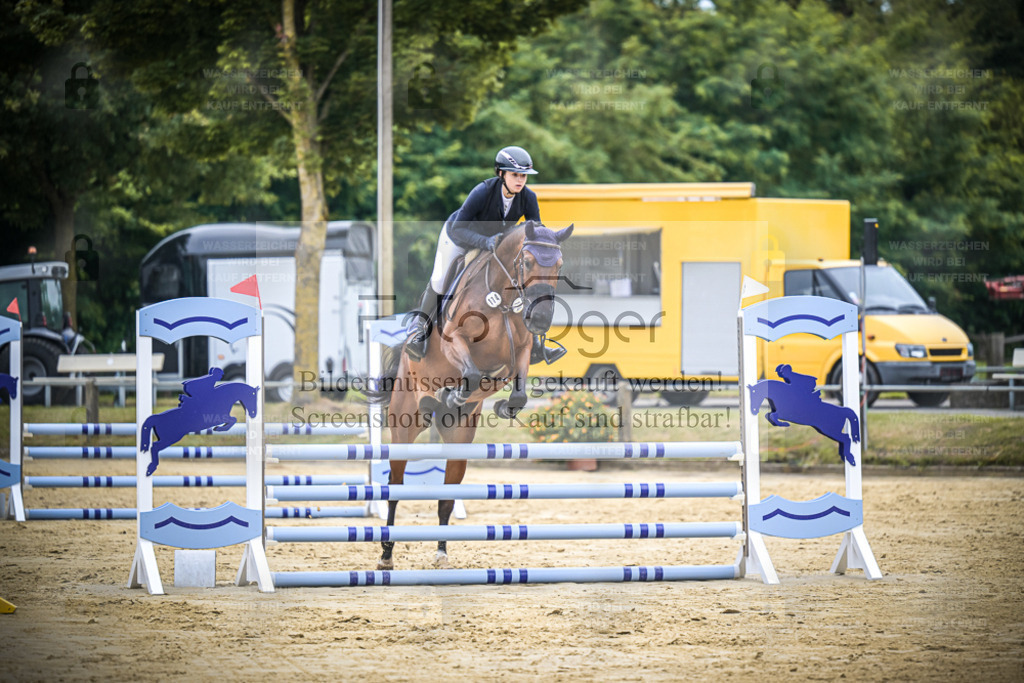 DOS_1715 | Entdecke hochwertige Reitturnierfotos von Foto Oger. Professionell, emotional und authentisch – jetzt Lieblingsmomente im Shop bestellen. - Realisiert mit Pictrs.com
