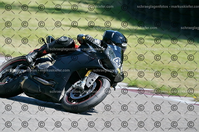 26BT01-1019 | 049 - Realisiert mit Pictrs.com