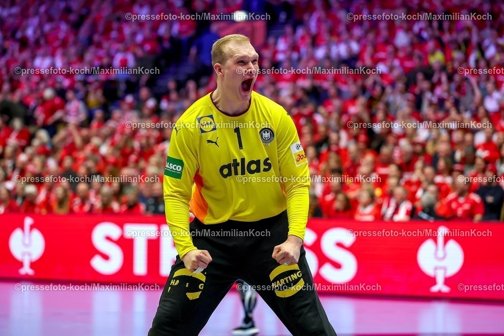 EHF26012603064 | 26.01.2026, Handball, Men's EHF EURO 2026, Deutschland - Dänemark, Jyske Bank Boxen in Herning, Dänemark, Main Round:  David Späth (Germany #01) jubelnd
