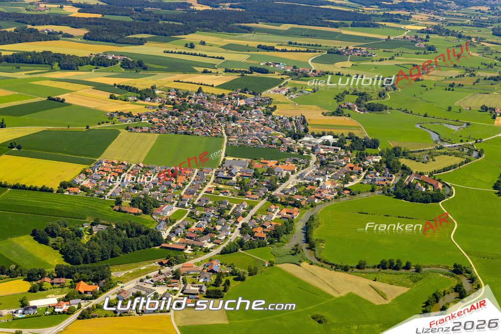 Das Luftbild der Stadt Aham wurde 2022 vom Flugzeug heraus erstellt (keine Drohnen-Aufnahmen) Aufnahmehöhe ca.450 Meter- hohe Bildauflösung und Druck-Qualität. Garantiert!