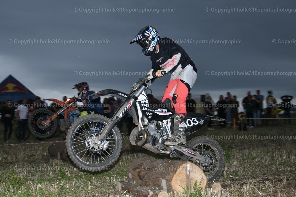 DSC_0255_01 (2) | Sportfotografie , Motorsport, Motoross, Reitsport, Mointainbike, Enduro,
Landschaft , Outdoor, Eventfotografie, Landschaft, Bilder online bestellen - Realisiert mit Pictrs.com