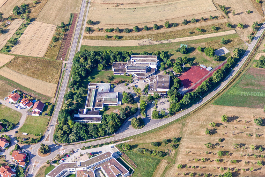 Luftbild: Verbandsschule im Biet Grund- und Hauptschule mit Werkrealschule in Steinegg im Ortsteil Steinegg in Neuhausen im Bundesland Baden-Württemberg in Deutschland. Foto: IMG_70013.jpg vom 06.07.2014 durch Werner Riehm/FLY-FOTO.de