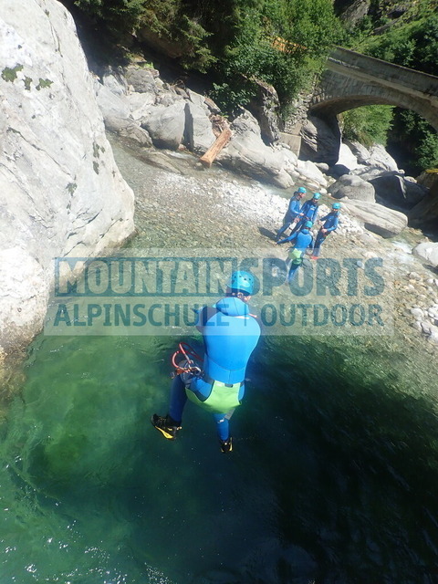 P1020144 | Bestelle die Bilder deines Berg- oder Wasser-Abenteuers mit Mountain Sports bequem von zu Hause aus direkt über unseren Online Fotoshop von pictrs.com. - Realisiert mit Pictrs.com