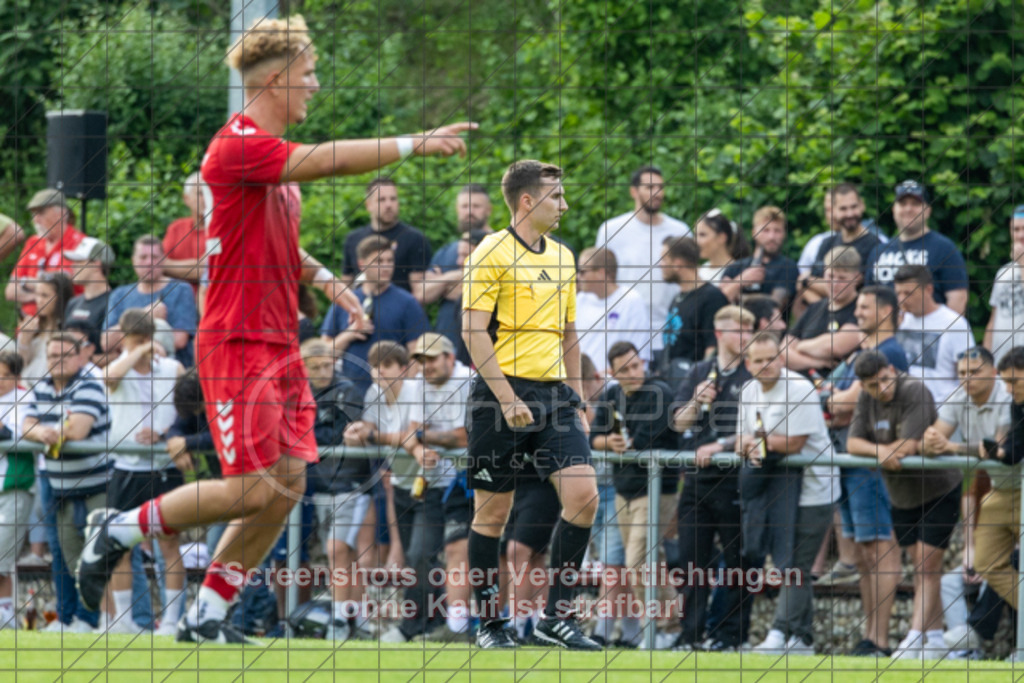 20250616_183830_0225 | #,  TV Eybach (weiß) vs. 1.FC Donzdorf II (rot), Fussball, Entscheidungsspiel 3 in Kreisliga A3 - Bezirk Neckar/Fils, Saison 2024/2025, Rasensportplatz, Staufenecker Str. 41, 73084 Salach, 16.06.2025 - 18:30 Uhr,Foto: PhotoPeet-Sportfotografie/Peter Harich