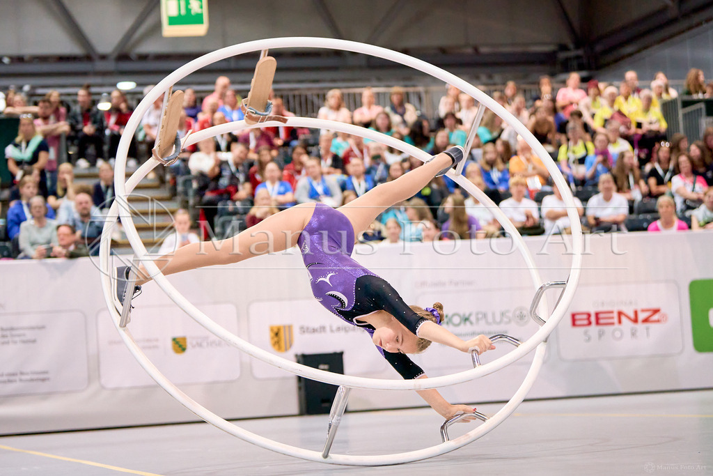 A-DSC01430 | Professionelle Sportfotografie in Hamburg, Schleswig-Holstein und Niedersachsen – spezialisiert auf Rhönrad, Geräteturnen, Leistungsturnen und rhythmische Sportgymnastik. Bundesweite Begleitung von Rhönrad-Events. Jetzt Sport-Fotos - Realisiert mit Pictrs.com