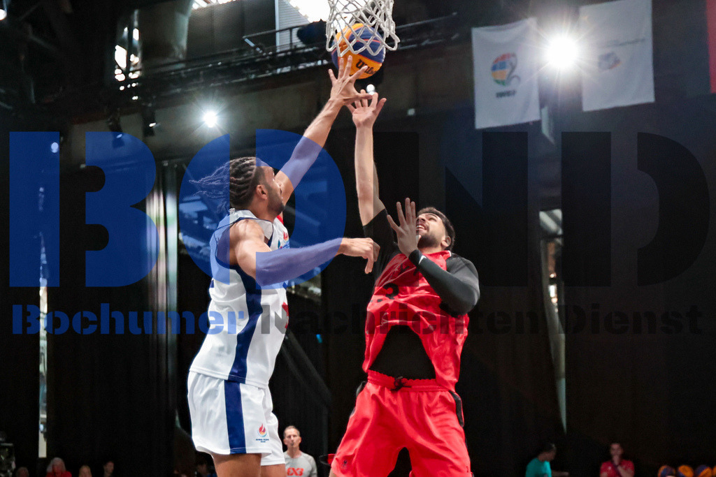 SES_TTG3X320250718-1679 | bond - Realisiert mit Pictrs.com