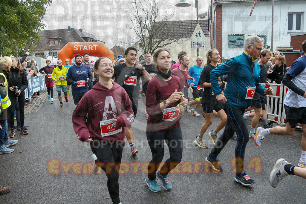 251130_1133_EX1_8026 | Sportfotografie im Rhein-Sieg Kreis, Köln, Bonn, NRW, Rheinland Pfalz, Hessen, etc. Unser Tätigkeitsfeld umfasst den Laufsport vom Volkslauf über den Marathon, Duathlon, Triathon bis zum Ultralauf wie Kölnpfad Ultra oder Schindertrail.
