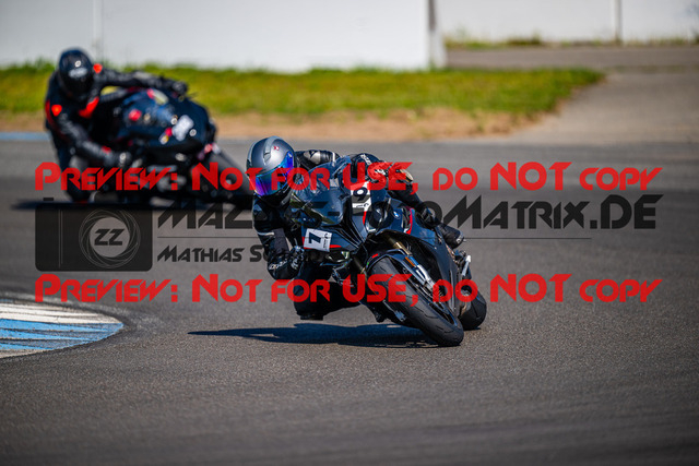 MaZZes_FotoMatrix_240520_6021986_6851 | ROT