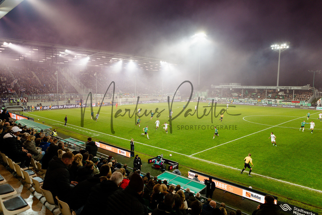 2. Bundesliga, Saison 2025/26, 11. Spieltag: SC Preußen Münster - Holstein Kiel | Münster, 31.10.2025: 2. Bundesliga, 11. Spieltag, SC Preußen Münster gegen Holstein Kiel im LVM-Preußenstadion in Münster an. Foto: sportfotografie.ms | Markus Paletta - Realisiert mit Pictrs.com