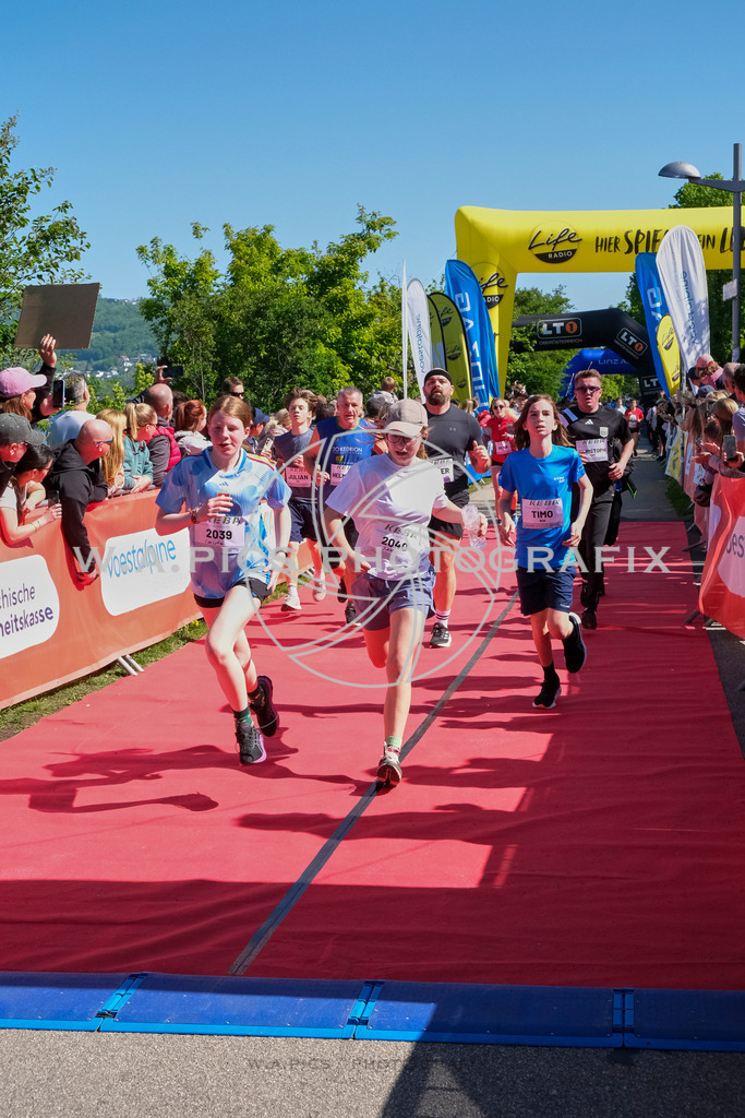 ..... | LINZ,AUSTRIA,27.April 24, Int. 3 Brückenlauf Linz  , Image shows: Photo: WAPICS / Michael ring