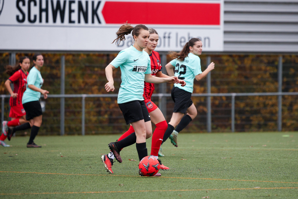 FCHWAS_251102_2469 | 1.FC Heidenheim 1846 II vs. SGM DJK-SV Wasseralfingen/Neuler, Fußball, Frauen, Bezirksliga, 2025/2026, 8. Spieltag, 02.11.2025 in Mergelstetten (Foto: Michael Bulling) - Realisiert mit Pictrs.com