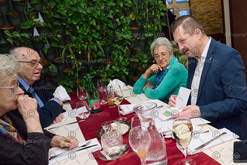 008_2026_60-Hochzeitstag-Wenzel_NZ9_6682 | proPHOTO - Realisiert mit Pictrs.com