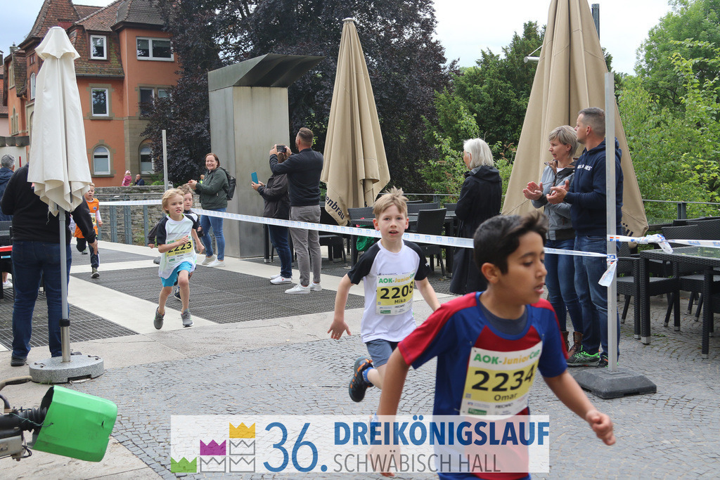AOK Junior Cup 400m | 3Königslauf 2022 AOK Junior Cup 400m - Realisiert mit Pictrs.com