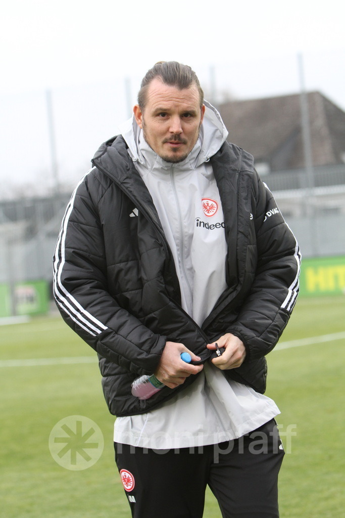 Alex Meier Fußballgott | Eintracht Frankfurt U19-Trainer * DFB-Pokal * vs RBL - Realisiert mit Pictrs.com