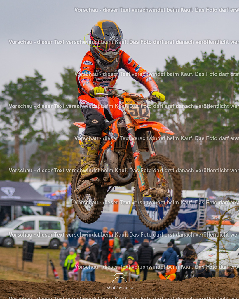 20260412_MCCBensdorf-1418 | Sportfotografin aus Berlin-Brandenburg mit Fokus auf Motocross. Ich halte deine sportliche Leistung und echte Emotionen auf und neben der Strecke professionell fest. Entdecke die Fotos von deinem Rennen und bestelle sie direkt hier im Shop.
