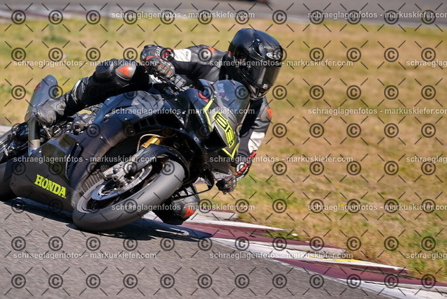 26bt05-0740 | markuskiefer.com - Realisiert mit Pictrs.com