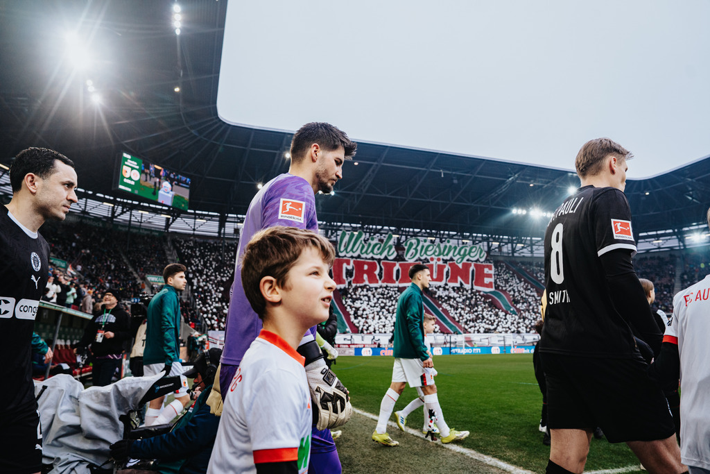 HEV06818 | Der offizielle Shop für FC St. Pauli Fotos. Wähle aus Spielszenen & Fanmomenten dein FCSP Wunschformat. Wir liefern Millerntor-Atmosphäre.