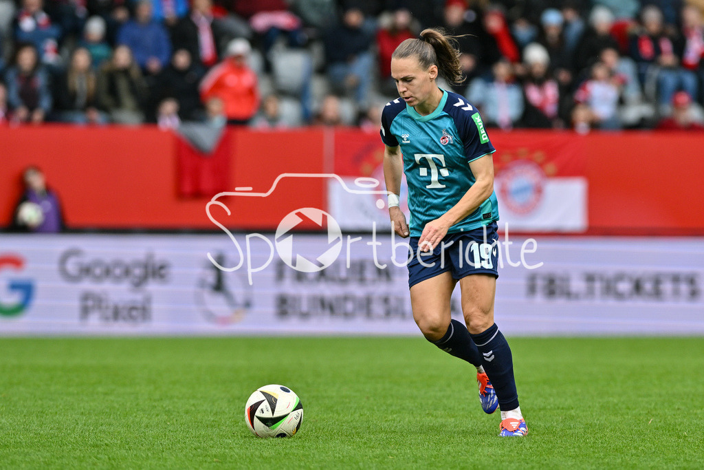 FC Bayern München Frauen - TSG 1899 Hoffenheim Frauen | am ball Dora ZELLER (1. FC Koeln Frauen #19) / Freisteller / Einzelfoto / Frauen Bundesliga: FC Bayern München Frauen - 1. FC Köln Frauen, FC Bayern Campus am 05.10.2024