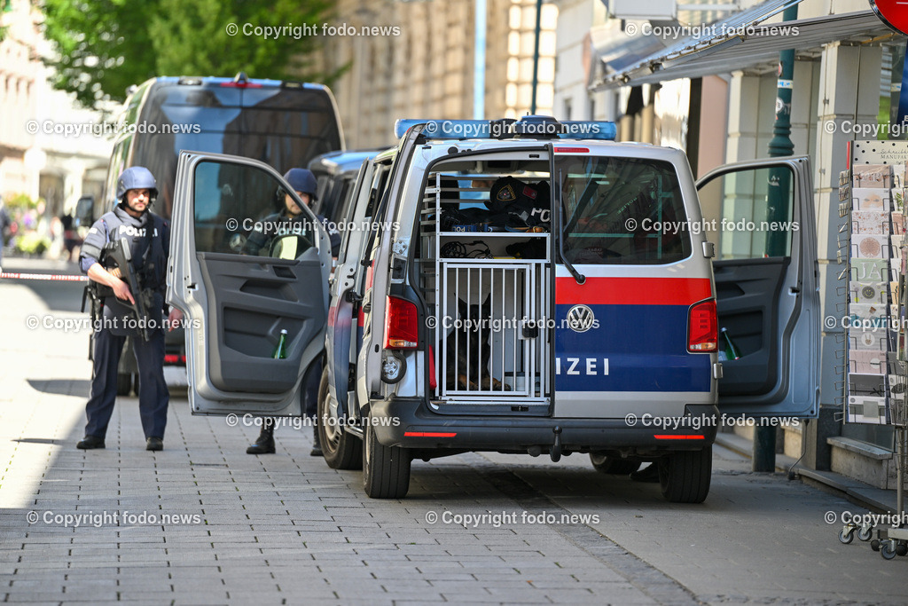 Polizeieinsatz Linz Spittelwiese nach Bombendrohung_ 15.05.2024-1 | 15.05.2024, AUT, Polizeieinsatz Linz Spittelwiese nach Bombendrohung, im Bild Polizeisperre