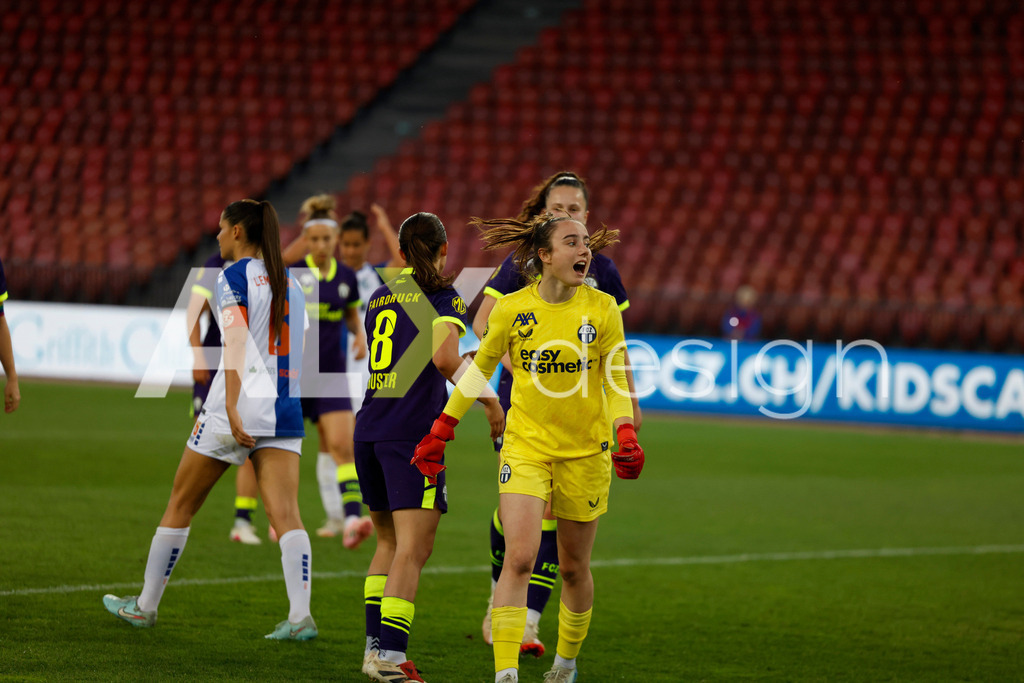 GC Zürich vs FC Zürich - AXA Women’s Super League Playoffs - Stadion Letzigrund | RIANA GMÜR of FC Zürich during the AXA Women’s Super League Playoffs quarter-final second leg between GC Zürich and FC Zürich at Stadion Letzigrund, Zurich, Switzerland. - Realisiert mit Pictrs.com