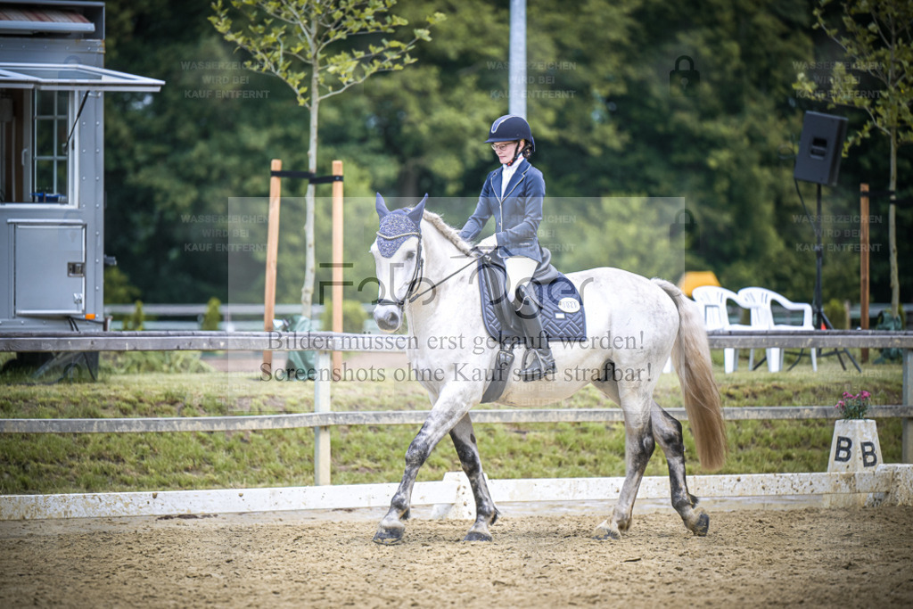 DOS_5579 | Entdecke hochwertige Reitturnierfotos von Foto Oger. Professionell, emotional und authentisch – jetzt Lieblingsmomente im Shop bestellen. - Realisiert mit Pictrs.com