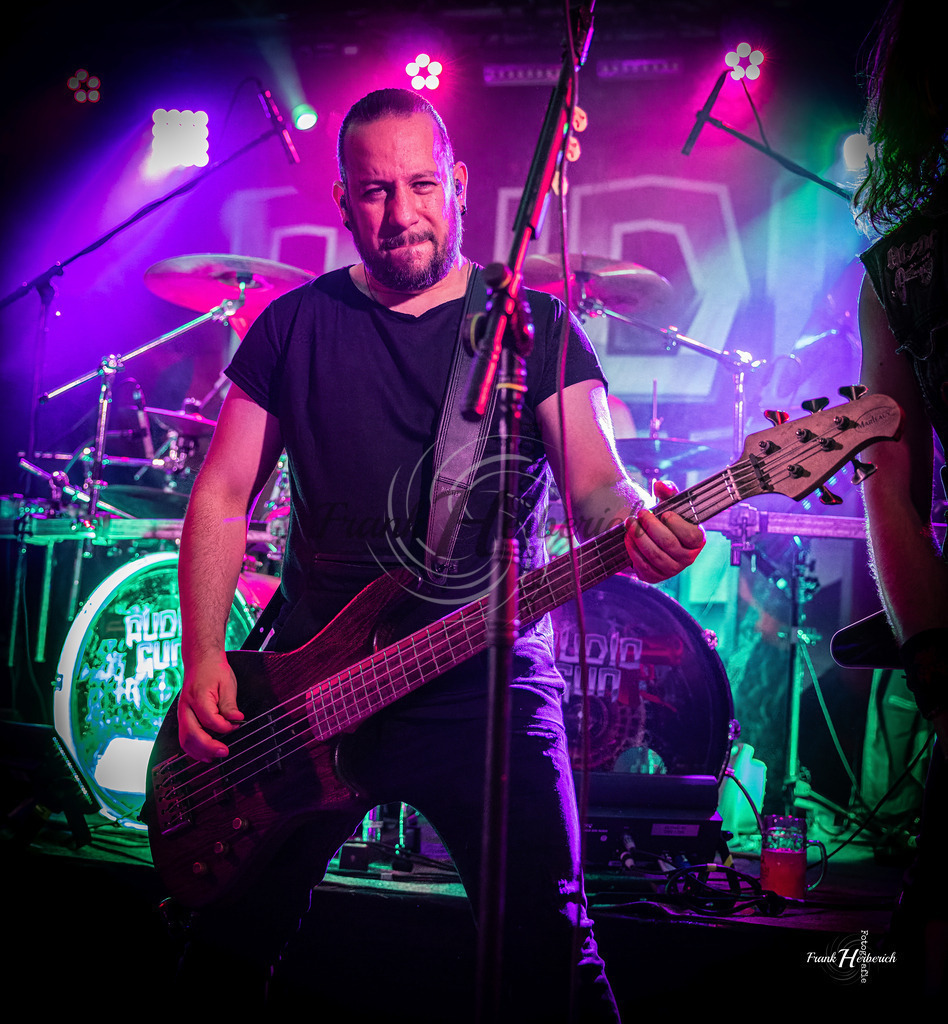 Audio Gun | Frank Herberich Fotografie, Frank Herberich, Fotografie, Hochzeit, Portrait, St. Peter Ording, Ording, Westerhever, Nordsee, Frank Fotografie, Hardheim,  Odenwald,Walldürn, Band,Eventfotografie - Realisiert mit Pictrs.com