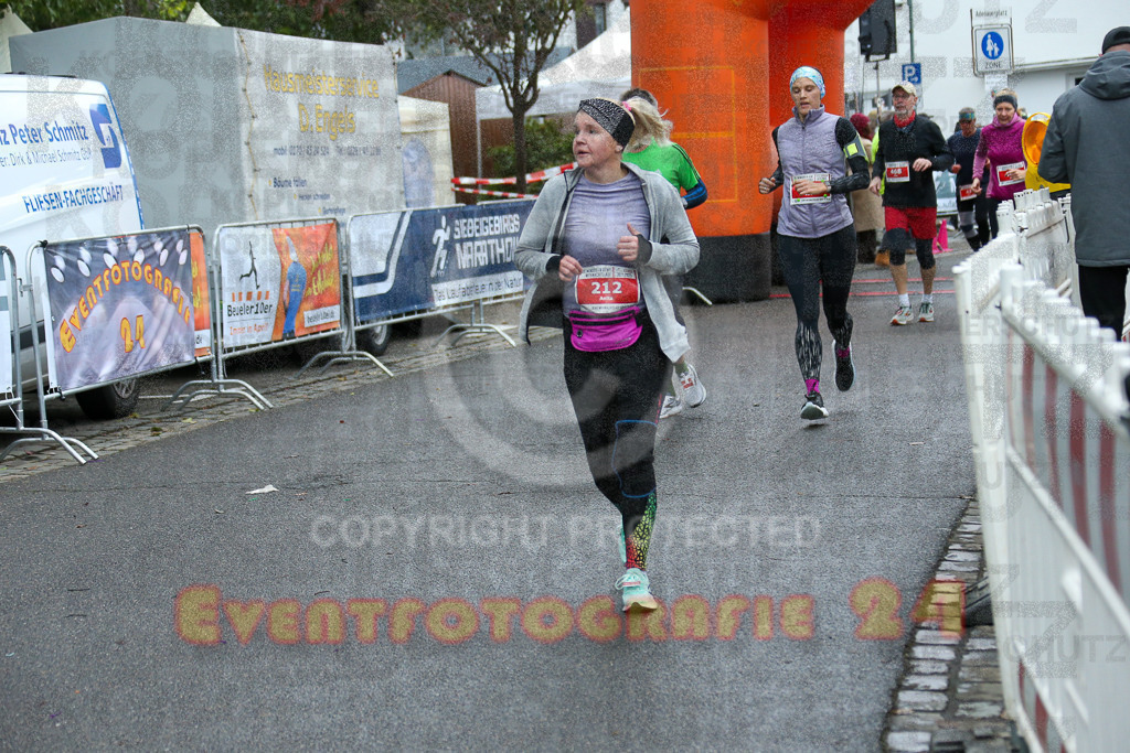 251130_1145_EX1_8702 | Sportfotografie im Rhein-Sieg Kreis, Köln, Bonn, NRW, Rheinland Pfalz, Hessen, etc. Unser Tätigkeitsfeld umfasst den Laufsport vom Volkslauf über den Marathon, Duathlon, Triathon bis zum Ultralauf wie Kölnpfad Ultra oder Schindertrail.