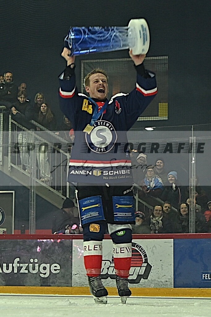 aaaDSC_3878 | Kaufen Sie Sportbilder im Onlineshop von Andy Scherrer Sportfotografie. Faszinierende Bilder von Sportevents aus der ganzen Schweiz. Fussball, Frauenfussball, Unihockey, Handball, Schwingen und weiteren Sportarten. - Realisiert mit Pictrs.com