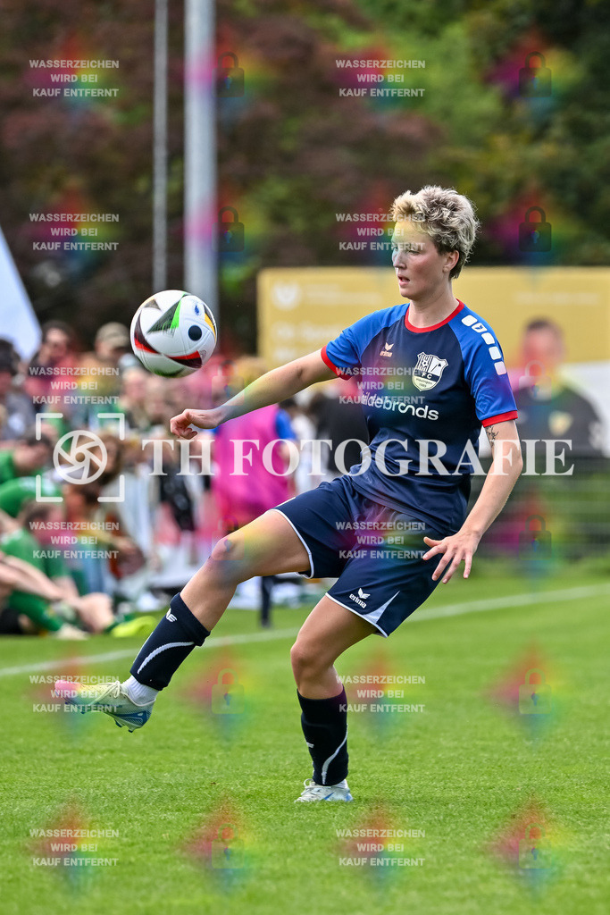 GER, FC Hauingen - SV Waldhaus, Frauen-Fussball, Rothaus Bezirkpokal, Finale, Saison 2024/2025, 29.05.2025 | Veronika Pasch (FC Hauingen, #19)GER, FC Hauingen - SV Waldhaus, Frauen-Fussball, Rothaus Bezirkpokal, Finale, Saison 2024/2025, 29.05.2025Foto: TH Fotografie/Thomas Hess