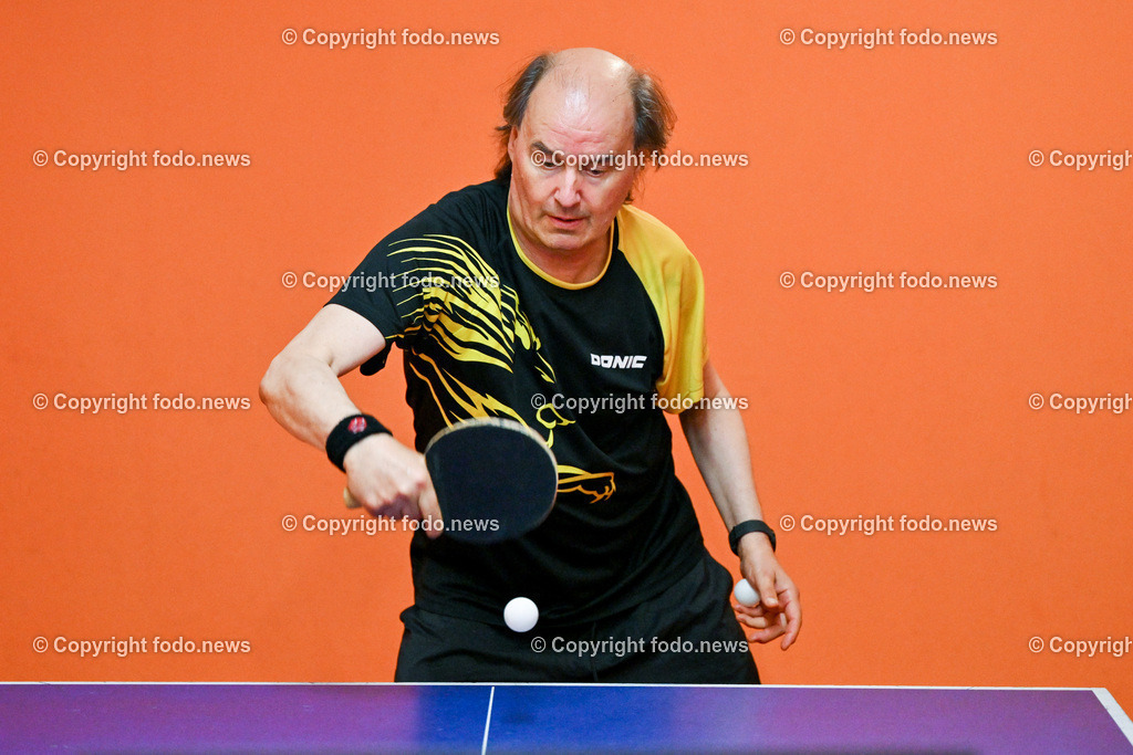 Peter Rieser_ 30.09.2023-2 | 30.09.2023, Linz, AUT, Peter Rieser, im Bild Peter Rieser (Inhaber  Ing. N. Rieser Installationen Linz) beim Tischtennis