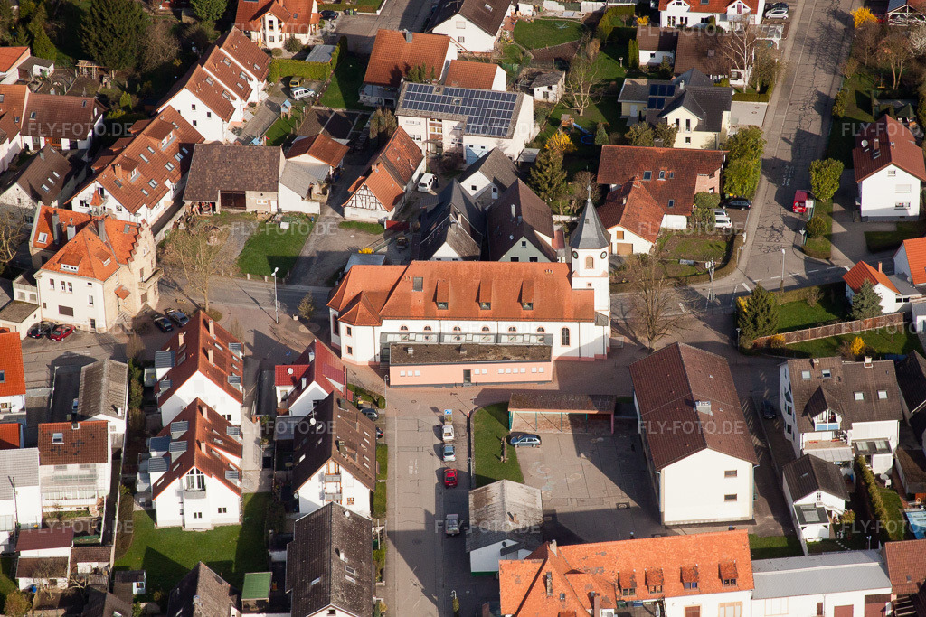 Luftbild: Kirche im Ortsteil Illingen in Elchesheim-Illingen im Bundesland Baden-Württemberg in Deutschland. Foto: IMG_25566.jpg vom 02.04.2010 durch Werner Riehm/FLY-FOTO.de