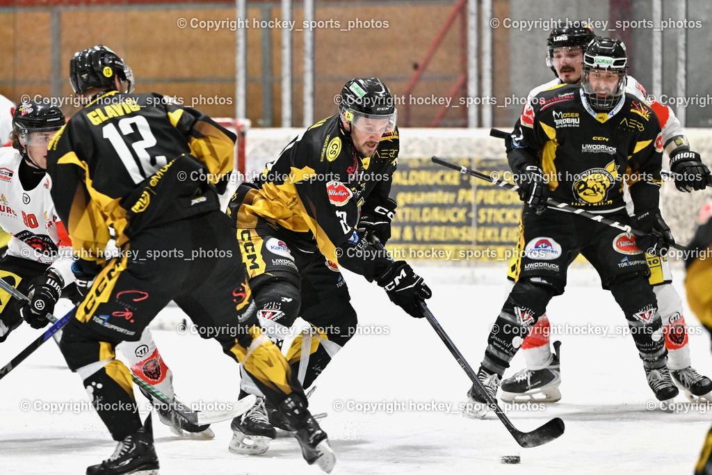 EC MET PHOTOVOLTAIK HORNETS SPITTAL vs. EV ZELTWEG MURTAL LIONS | #12 Glavic Gasper EC Hornets Spittal, #23 Sodja Urban EC Hornets Spittal, #9 Essmann Kevin EC Hornets Spittal, EC MET PHOTOVOLTAIK HORNETS SPITTAL vs. EV ZELTWEG MURTAL LIONS, EC MET PHOTOVOLTAIK HORNETS SPITTAL vs. EV ZELTWEG MURTAL LIONS am 08.02.2026 in Spittal an der Drau (Eissportzentrum Spittal), Austria, (Photo by Bernd Stefan)