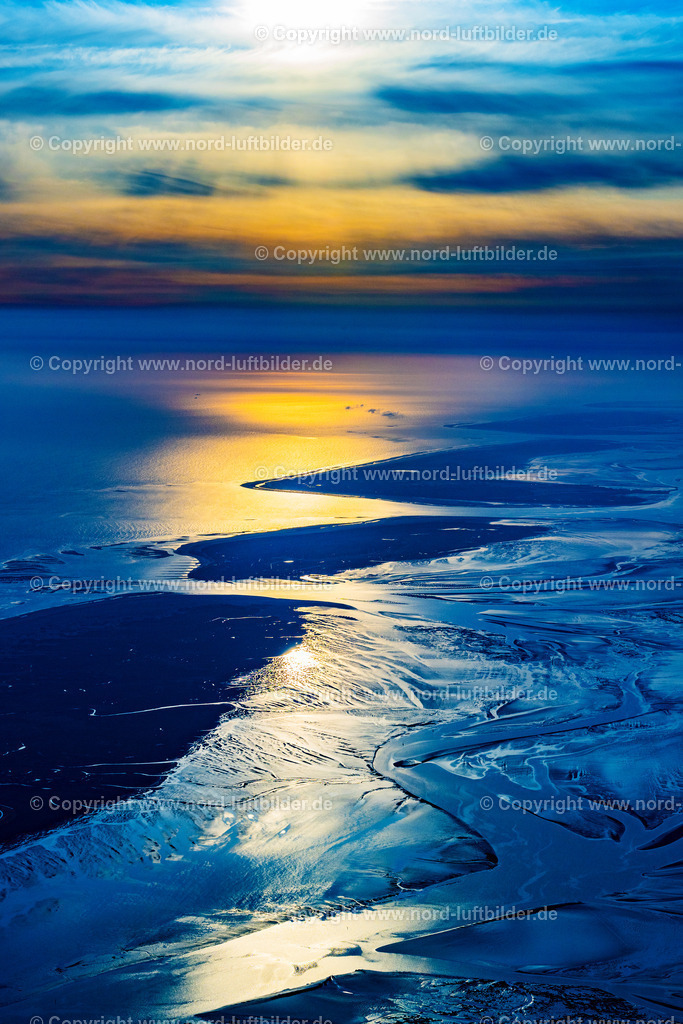 Baltrum_Langeoog_Spiekeroog_Sonnenaufgang_ELS_4504190523 | BALTRUM 19.05.2023 Wattenmeer der Nordsee- Küste beim Sonnenaufgang in Baltrum im Bundesland Niedersachsen, Deutschland. Weiterführende Informationen bei: Nordseeheilbad Insel Baltrum. // Wadden Sea of North Sea Coast at sunrise in Baltrum in the state Lower Saxony, Germany. Further information at: Nordseeheilbad Insel Baltrum. Foto: Martin Elsen