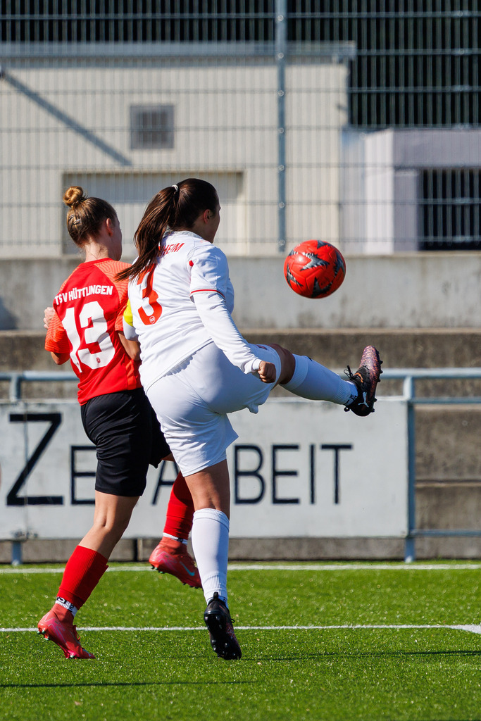 FCHHÜT_251003_3751 | 1.FC Heidenheim 1846 II vs. TSV Hüttlingen, Fußball, Frauen, Bezirkspokal, 2025/2026, 1.Runde, 03.10.2025 in Mergelstetten, Sportplatz 2(Foto: Michael Bulling) - Realisiert mit Pictrs.com