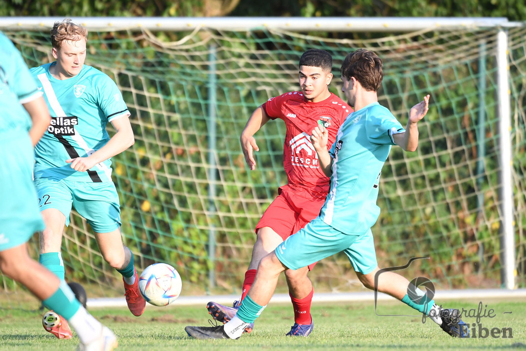 TuS Eversten-SG FriPe | Herren Kreisliga; TuS Eversten (mint)-SG FriPe (rot) am 15.08.2025 in Oldenburg (Sportanlage TuS Eversten), Photo: Philip Eiben 2025 - Realisiert mit Pictrs.com