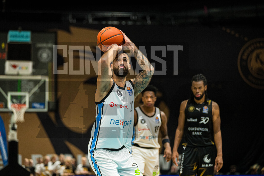 Basketball I Herren I Bundesliga I Saison 2025/2026 I 7. Spieltag I Basketball Löwen Braunschweig - Veolia Towers Hamburg | CONTRAST ZERØ MEDIA - Realisiert mit Pictrs.com