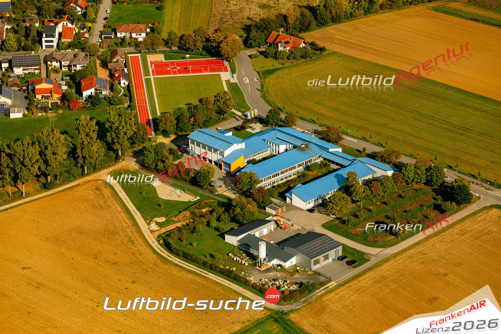 Luftaufnahme von Großheirath - Die Luftaufnahme wurde 2025 vom UL-Flugzeug heraus erstellt ( keine Drohne ) - Hochauflösende Luftaufnahme - für professionelle Ausdrucke geeignet. Die Geschenkidee !Mit Lizenz und Bildrechte bestellbar