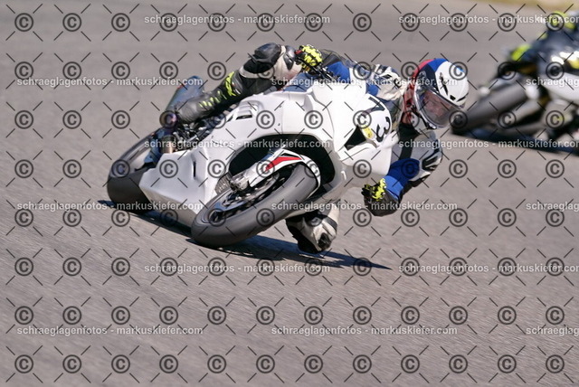 26bt04-0902 | markuskiefer.com - Realisiert mit Pictrs.com
