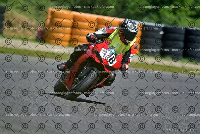 26BT02-1797 | markuskiefer.com - Realisiert mit Pictrs.com