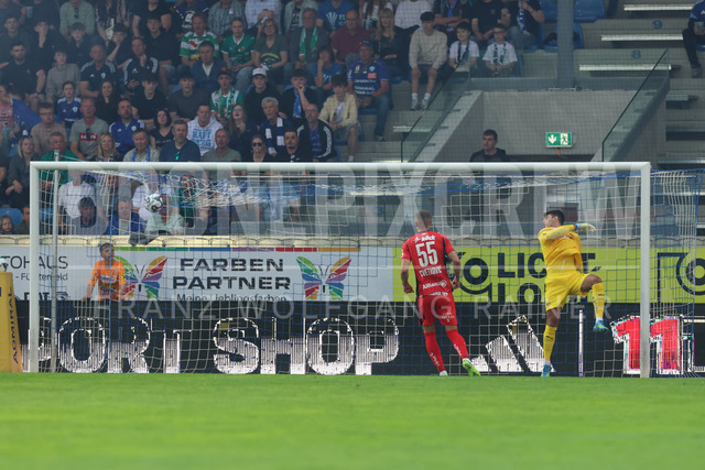 TSV Egger Glas Hartberg vs SK Rapid Wien – Championship Group    | Hartberg, Austria, 19.Apr.26 - SOCCER - ADMIRAL Bundesliga, TSV Egger Glas Hartberg vs SK Rapid Wien. The image shows ball over the goal. 