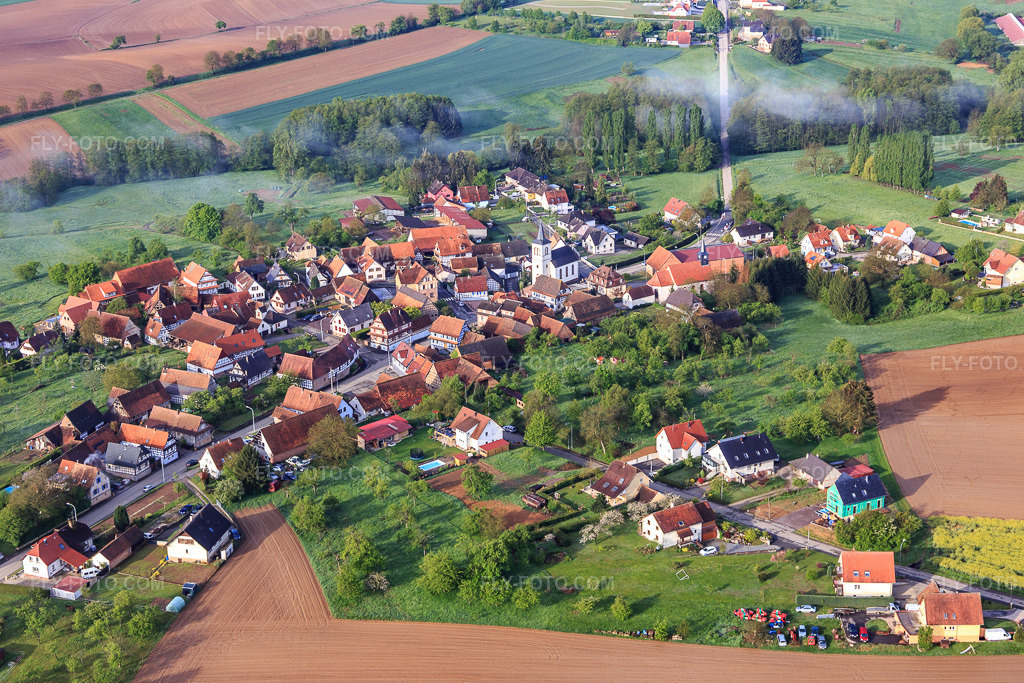 Aerial view: View of the town from the east in Keffenach in the state Bas-Rhin, France.Photo: IMG_113805.jpg taken on 04/29/2019 by Werner Riehm/FLY-FOTO.comResolution of the original: 5472 x 3648 px