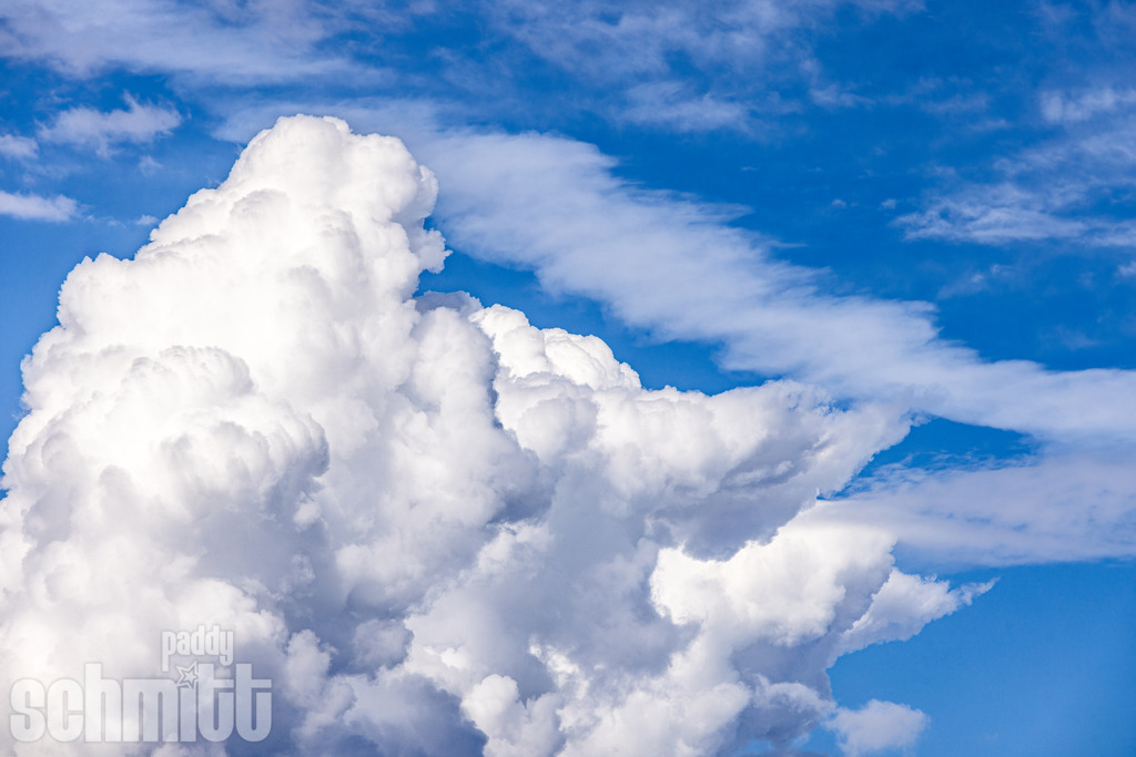 PS-Wolken-2026-27 | Entdecke die größte Bildgalerie der Region mit Fotografien aus dem Allgäu, der Bodenseeregion, Oberschwaben, dem Donautal und der Schwäbischen Alb. Landschaften, Luftaufnahmen und Reisefotografie als Wandbild und Fotokunst. - Realisiert mit Pictrs.com