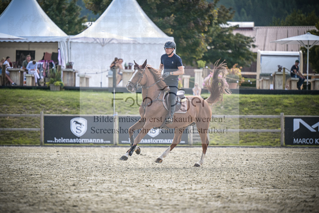 DOS_8731 | Entdecke hochwertige Reitturnierfotos von Foto Oger. Professionell, emotional und authentisch – jetzt Lieblingsmomente im Shop bestellen.Deutschlandweite Turnierfotografie. - Realisiert mit Pictrs.com
