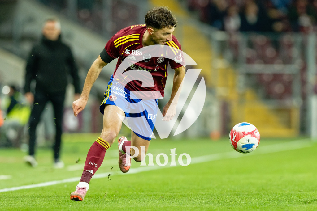 Brack Super League - Servette FC v FC Lausanne-Sport | Miroslav Stevanovic (9 Servette FC) in action (close up)  during the Brack Super League match between Servette FC and FC Lausanne-Sport at Stade de Geneve in Geneva, Switzerland