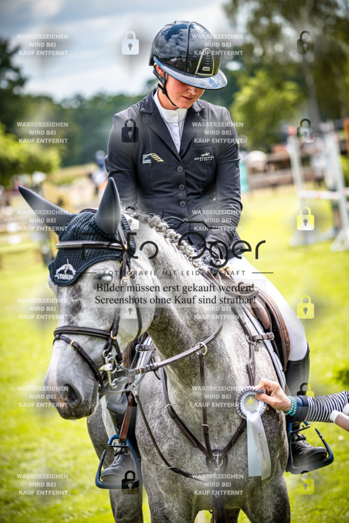 A3_2026-07 - Recke-7-0008 | Entdecke hochwertige Reitturnierfotos von Foto Oger. Professionell, emotional und authentisch – jetzt Lieblingsmomente im Shop bestellen.Deutschlandweite Turnierfotografie. - Realisiert mit Pictrs.com