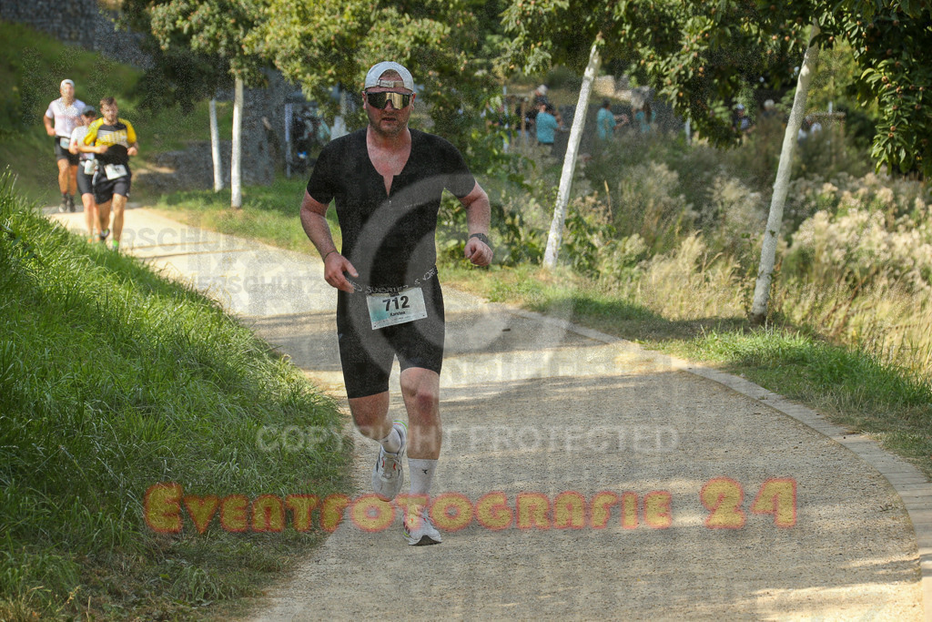 250824_1447_EX1_7601 | Sportfotografie im Rhein-Sieg Kreis, Köln, Bonn, NRW, Rheinland Pfalz, Hessen, etc. Unser Tätigkeitsfeld umfasst den Laufsport vom Volkslauf über den Marathon, Duathlon, Triathon bis zum Ultralauf wie Kölnpfad Ultra oder Schindertrail.