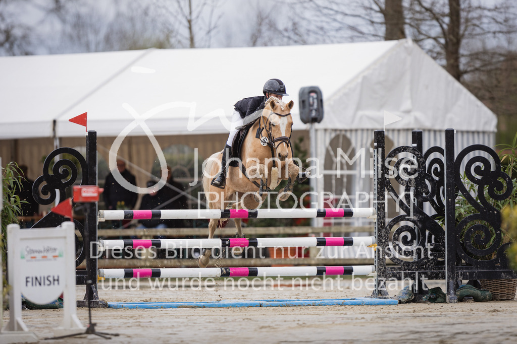 230402_MünsterHandorf_PonyTrophy-342 | Deine schönsten Turniermomente als professionelle Fotos! Entdecke hochwertige Pferdesport-Fotografie im Online-Shop. Jetzt Fotos finden & bestellen!