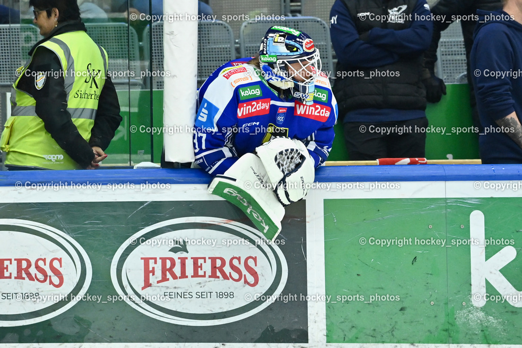 EC IDM WÄRMEPUMPEN VSV vs. FTC-TELEKOM JÉGKORONG | #37 René Swette EC VSV, EC IDM WÄRMEPUMPEN VSV vs. FTC-TELEKOM JÉGKORONG, EC IDM WÄRMEPUMPEN VSV vs. FTC-TELEKOM JÉGKORONG am 19.10.2025 in Villach (Stadthalle Villach), Austria, (Photo by Bernd Stefan)