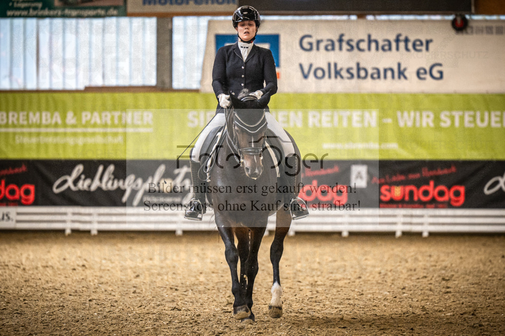 DOS_3248 | Entdecke hochwertige Reitturnierfotos von Foto Oger. Professionell, emotional und authentisch – jetzt Lieblingsmomente im Shop bestellen.Deutschlandweite Turnierfotografie. - Realisiert mit Pictrs.com