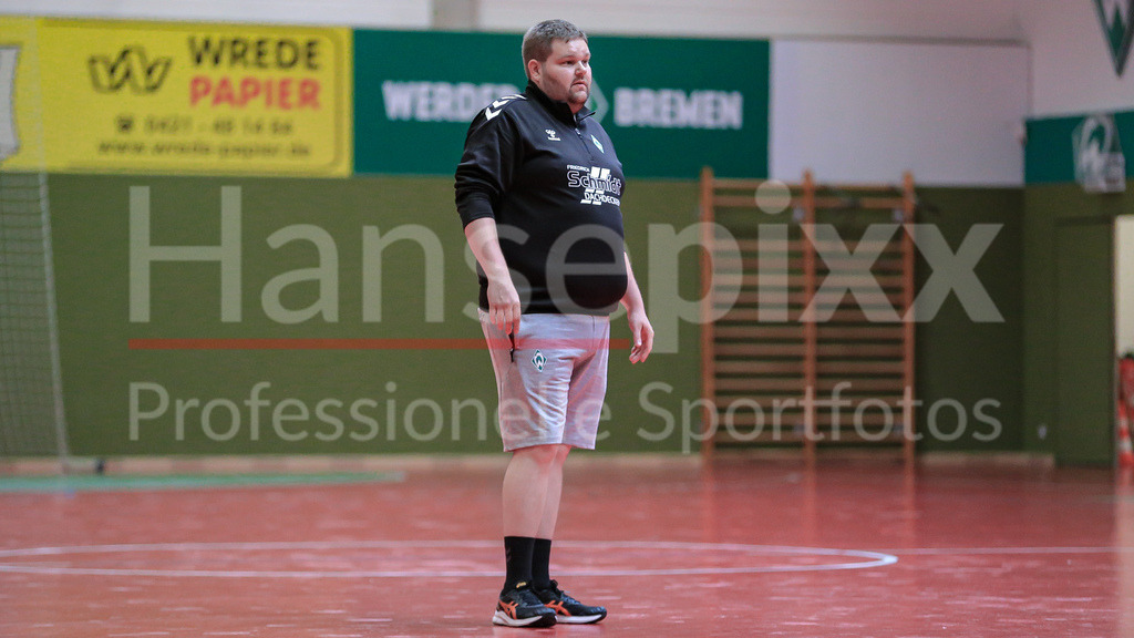 Handball, 2. Bundesliga Frauen, Training SV Werder Bremen | v.li.: Timm Dietrich (Trainer, Cheftrainer, SV Werder Bremen)
